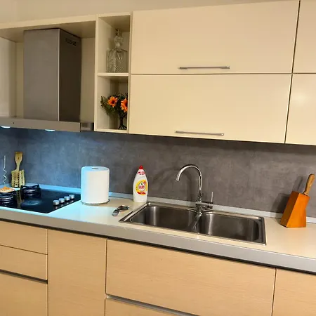 Apartman Private Ground Floor Apt New Bazaar