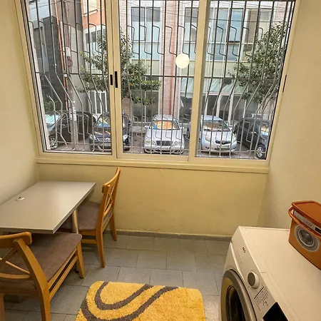 Private Ground Floor Apt New Bazaar Apartman Tirana