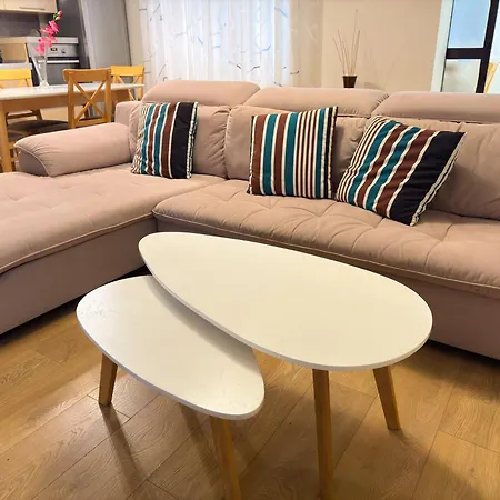 Private Ground Floor Apt New Bazaar *