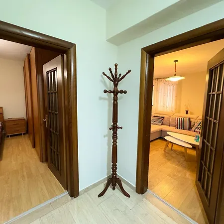 Private Ground Floor Apt New Bazaar Apartman