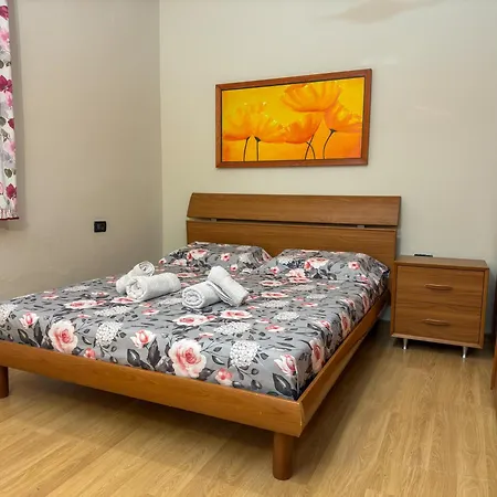 Private Ground Floor Apt New Bazaar Apartman Tirana
